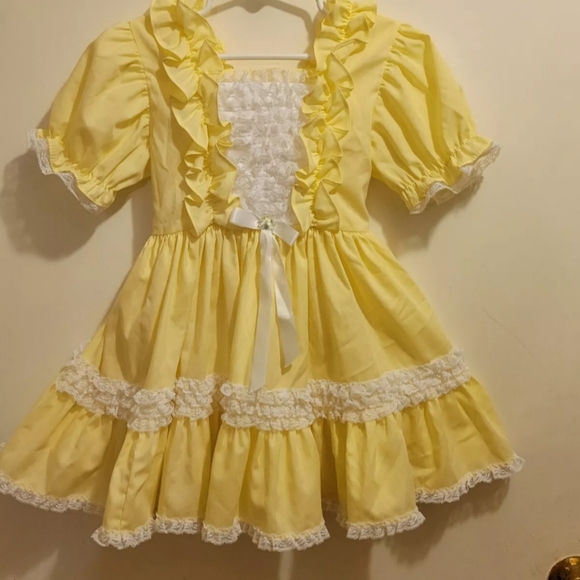 Vintage Mini World Yellow Tiered Lace Ruffle Party Dress 4T Pristine Condition! - Picture 2 of 7